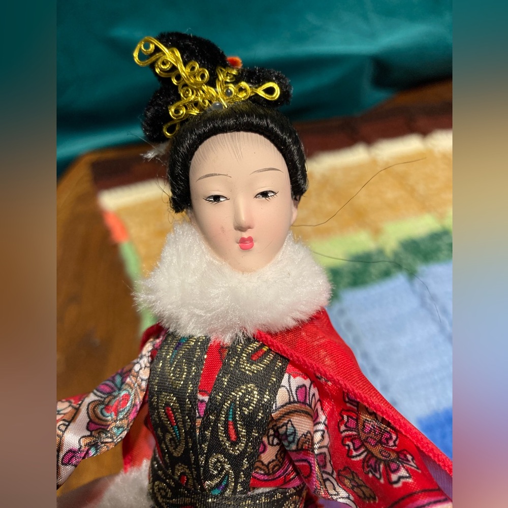 Vintage Chinese Souvenir Fabric Doll Figure - Hand Damage - Picture 14 of 16